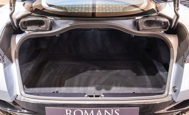 Aston Martin DB11 V12 14