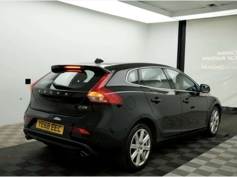 Volvo V40 2.0 V40 Inscription D3 5dr 11