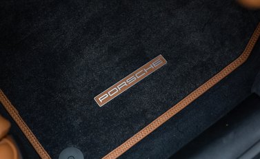 Porsche 911 GT3 TOURING (992.2) 28