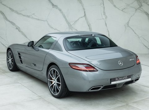 Mercedes-Benz SLS AMG 9