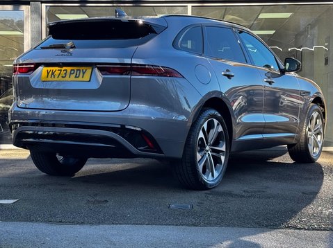 Jaguar F-Pace R-DYNAMIC HSE BLACK 26