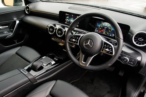 Mercedes-Benz A Class A 200 SPORT 4