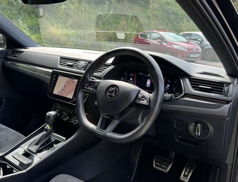 Skoda Superb 2.0 Superb SportLine+ TDI Semi-Auto 5dr 17