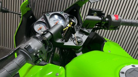 Kawasaki Ninja 250 EX 2008 ONLY 160 MILES OUTSTANDING CONDITION A2 READY 250CC 40