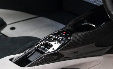 Ferrari SF90 Stradale Stradale Tailor Made Ispirazioni 17