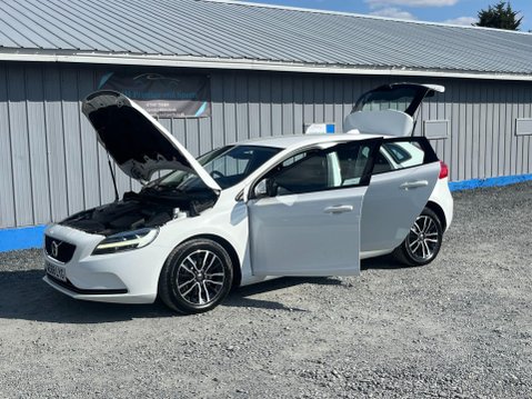 Volvo V40 2.0 T2 GPF Momentum Nav Plus Euro 6 (s/s) 5dr 13