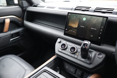 Land Rover Defender 110 D300 HARD TOP X MHEV HUGE FACTORY SPEC SEEKER STYLED WITH SEATS  21