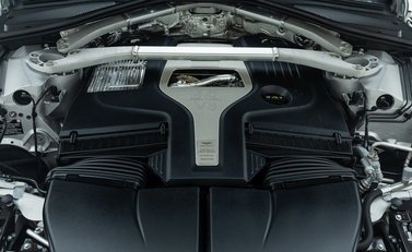 Aston Martin DBX 707 41