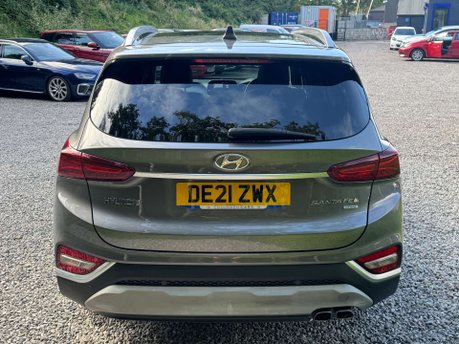 Hyundai SANTA FE 2.2 Santa Fe Premium SE CRDi Auto 4WD 5dr 7