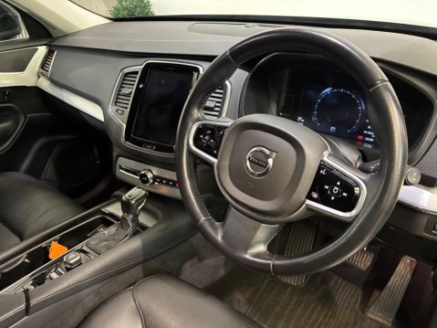 Volvo XC90 2.0 D5 PowerPulse Momentum Pro Auto 4WD Euro 6 (s/s) 5dr 3