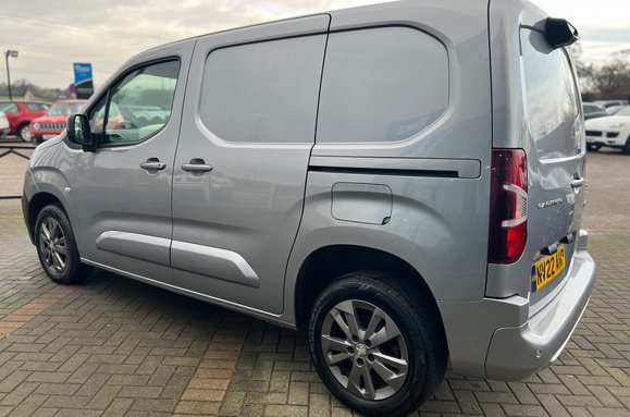 Peugeot Partner BLUEHDI ASPHALT PREMIUM L1 14