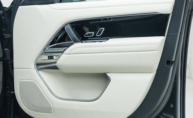 Land Rover Range Rover P400 AUTOBIOGRAPHY LWB 7 Seater 28