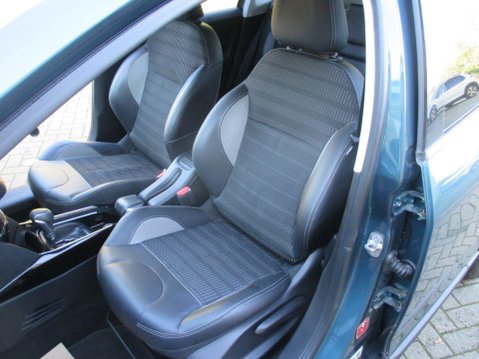 Peugeot 2008 1.2 PureTech Allure EAT Euro 6 (s/s) 5dr 22