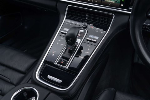 Porsche Panamera 4 E-Hybrid Platinum Edition 15