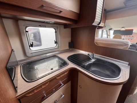 Burstner Aviano i727 26