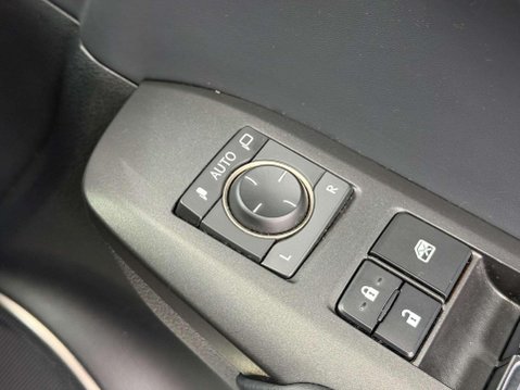 Lexus NX 2.5 300h Luxury SUV 5dr Petrol Hybrid E-CVT 4WD Euro 6 (s/s) (197 ps) 46