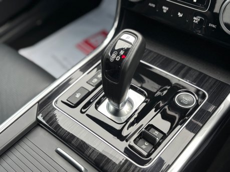 Jaguar XE P250i R-Dynamic S Saloon 4dr Petrol Auto Euro 6 (s/s) (250 ps) 27