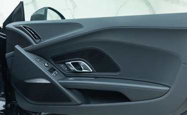 Audi R8 V10 PERFORMANCE CARBON BLACK 22