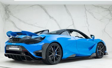 McLaren 765LT Spider 12