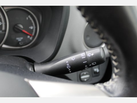 Toyota Yaris VVT-I ICON 15