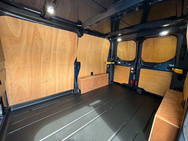 Ford Transit Custom AUTO SWB [SOLD KH] L1H1 Low Roof Limited 280 Air Con Alloys Cruise Sensors 11