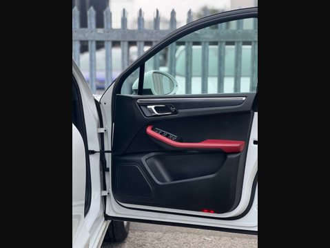 Porsche Macan 2.0T SUV 5dr Petrol PDK 4WD Euro 6 (s/s) (237 ps) 51