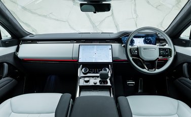 Land Rover Range Rover Sport P530 First Edition 18