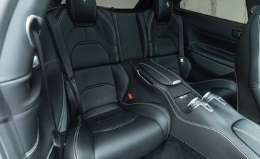 Ferrari GTC4 Lusso T 18