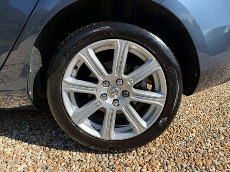 Volvo V40 2.0 D3 Inscription Auto Euro 6 (s/s) 5dr 12