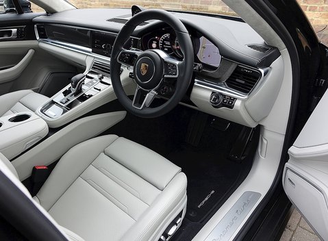 Porsche Panamera Turbo 16