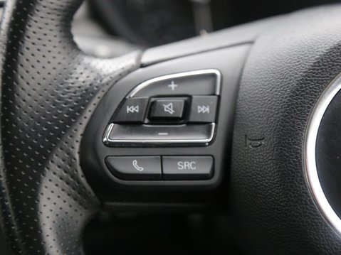 MG MG5 52.5kWh Exclusive Auto 5dr 11