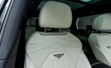 Bentley Bentayga V8 AZURE EWB First Edition 17