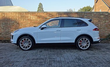 Porsche Cayenne Turbo 5