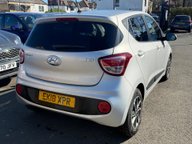 Hyundai i10 PREMIUM 8