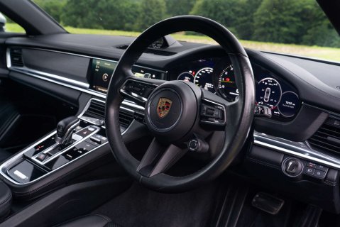 Porsche Panamera 4 E-Hybrid Platinum Edition 13