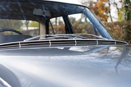 Mercedes-Benz S 280 SE 3.5 Saloon 11