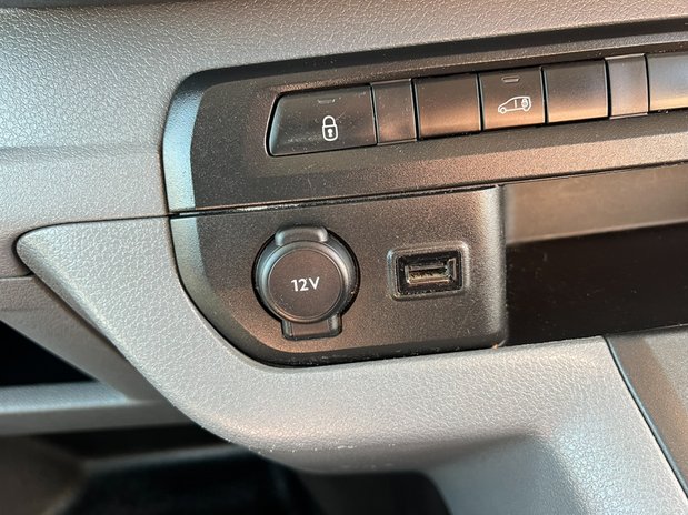 Vauxhall Vivaro SWB L1H1 Low Roof Dynamic 2900 Air Con Sensors Euro 6 NO VAT 30