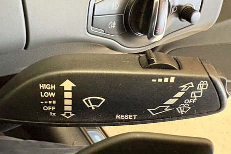 Audi A4 2.0 TFSI S line Estate 5dr Petrol S Tronic quattro Euro 5 (s/s) (211 ps) 25