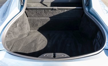 Aston Martin V8 Vantage 28