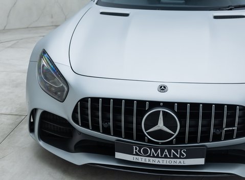 Mercedes-Benz AMG GT R 30