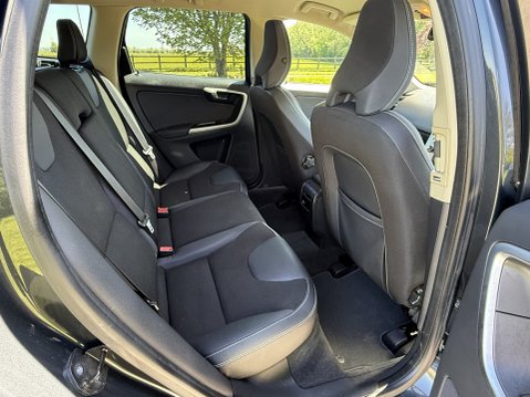 Volvo XC60 D5 SE AWD 12