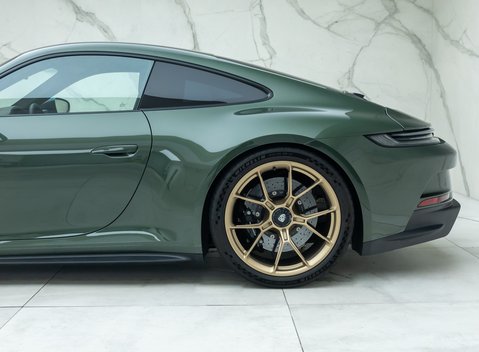 Porsche 911 GT3 TOURING (992) 36