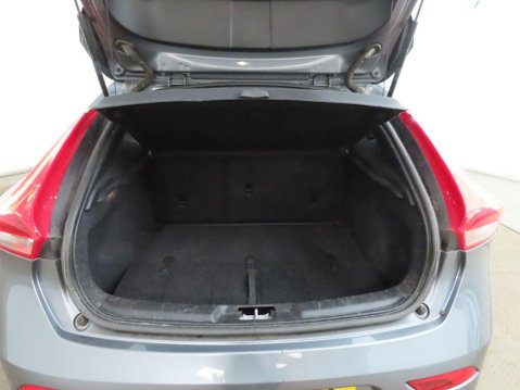 Volvo V40 2.0 D3 R-Design Nav Plus Euro 6 (s/s) 5dr 11