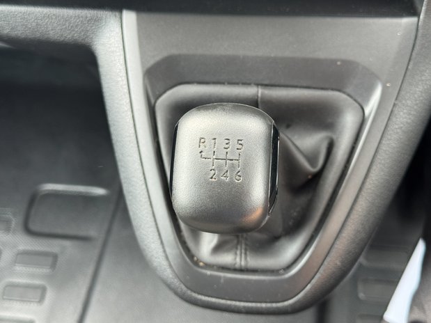 Peugeot Expert XLWB L3H1 [SOLD CM] Low Roof Professional Air Con Sensors Euro 6 33