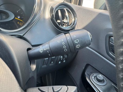 Renault Captur 1.5 dCi ENERGY Dynamique MediaNav Euro 5 (s/s) 5dr 14