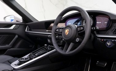 Porsche 911 Turbo Cabriolet (992) 11