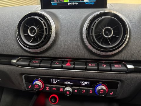 Audi RS3 2.5 TFSI Sportback S Tronic quattro Euro 6 (s/s) 5dr (Nav) 29