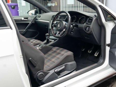 Volkswagen Golf 2.0 Golf GTi Launch 3dr 7
