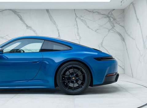 Porsche 911 Carrera 4 GTS (992.2) 39