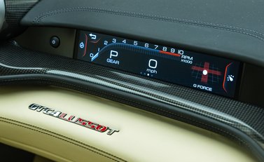 Ferrari GTC4 Lusso T 22